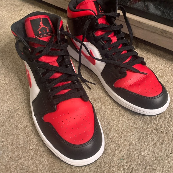 Nike Air Jordan 1 Mid Chicago White Red Men's Women's Sneakers NEW Shoes - Picture 6 of 6